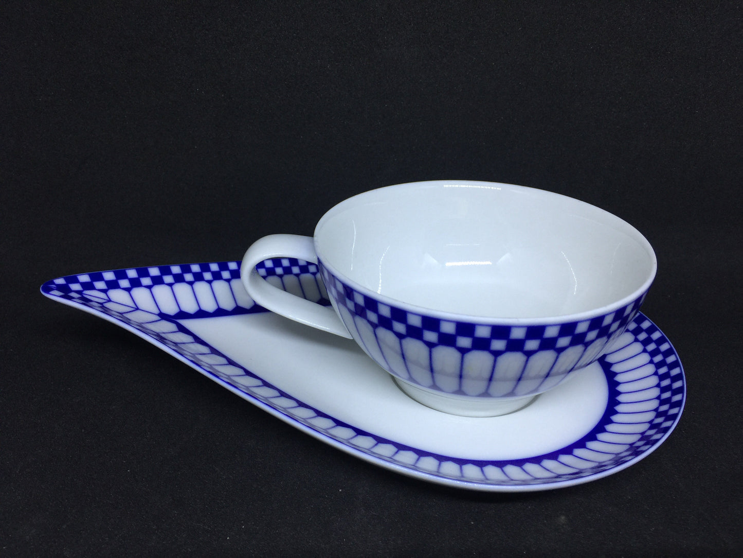 Porcelain - Konigl.pr.Tettau Alt Friesland Jade Blue White Teacup Leaf Shape Saucer