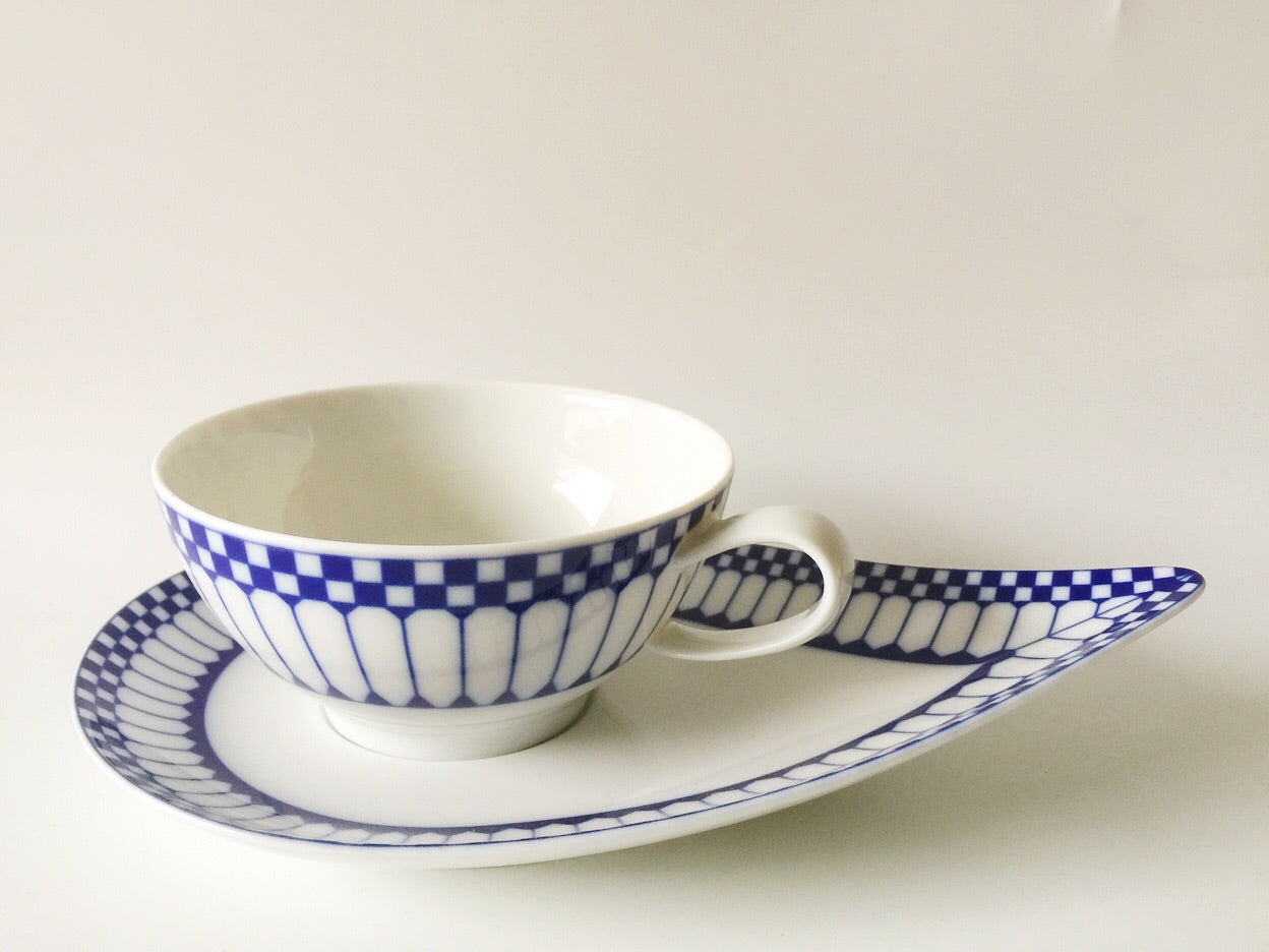 Porcelain - Konigl.pr.Tettau Alt Friesland Jade Blue White Teacup Leaf Shape Saucer