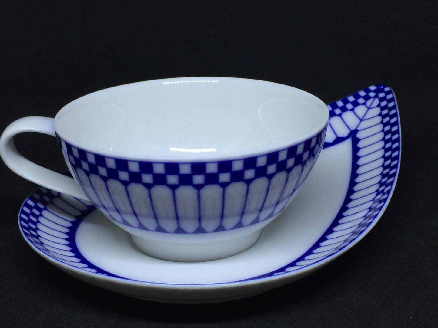 Porcelain - Konigl.pr.Tettau Alt Friesland Jade Blue White Teacup Leaf Shape Saucer