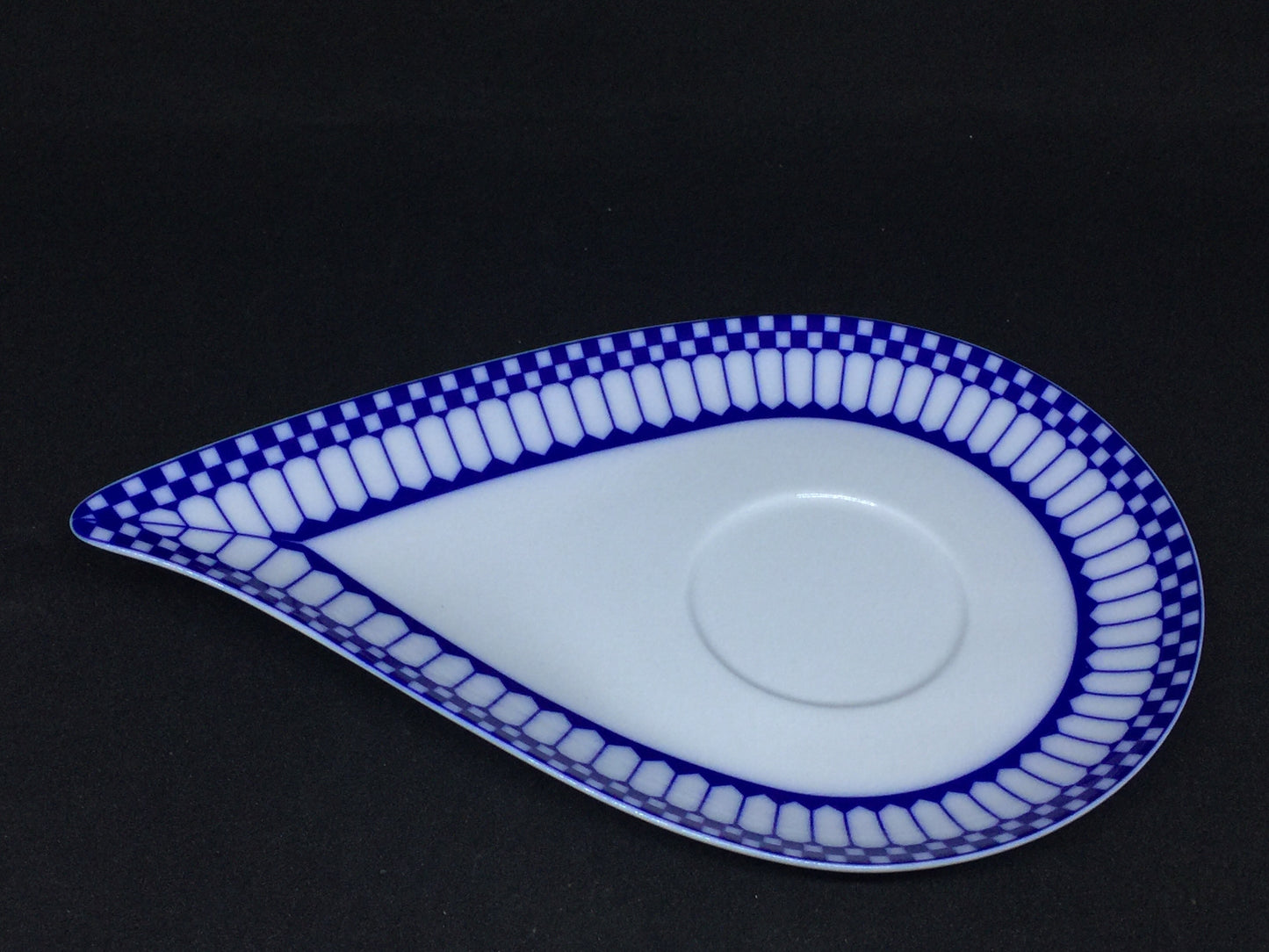 Porcelain - Konigl.pr.Tettau Alt Friesland Jade Blue White Teacup Leaf Shape Saucer