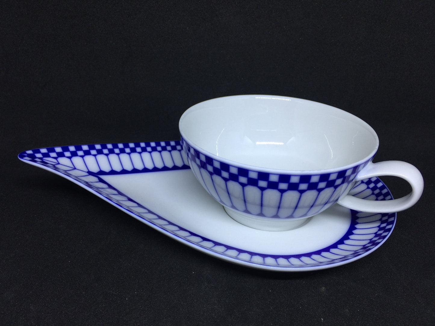 Porcelain - Konigl.pr.Tettau Alt Friesland Jade Blue White Teacup Leaf Shape Saucer