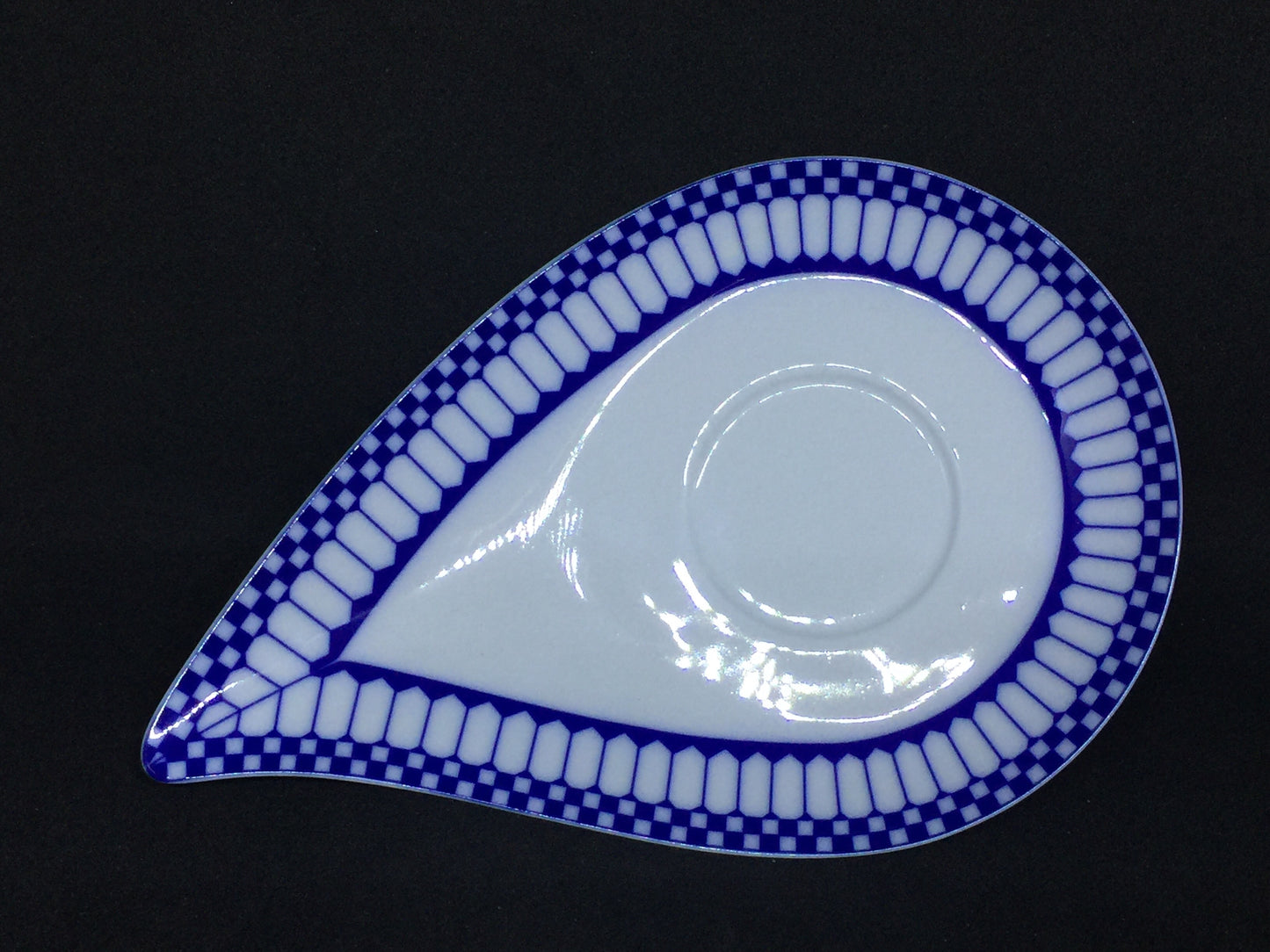 Porcelain - Konigl.pr.Tettau Alt Friesland Jade Blue White Teacup Leaf Shape Saucer